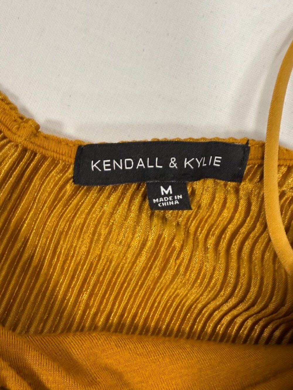 Kendall + Kylie Gold Metallic Pleated Ruffle Cami Top Size M Medium - Picture 6 of 8